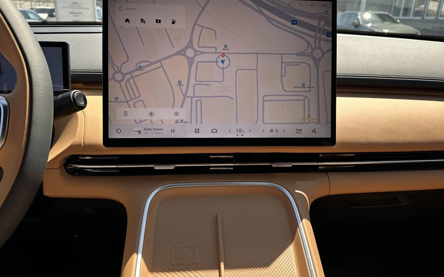 Notranja slika - Geely StarRay EM-i - Plug-In Hybrid 1.5 Max Avt. - 16