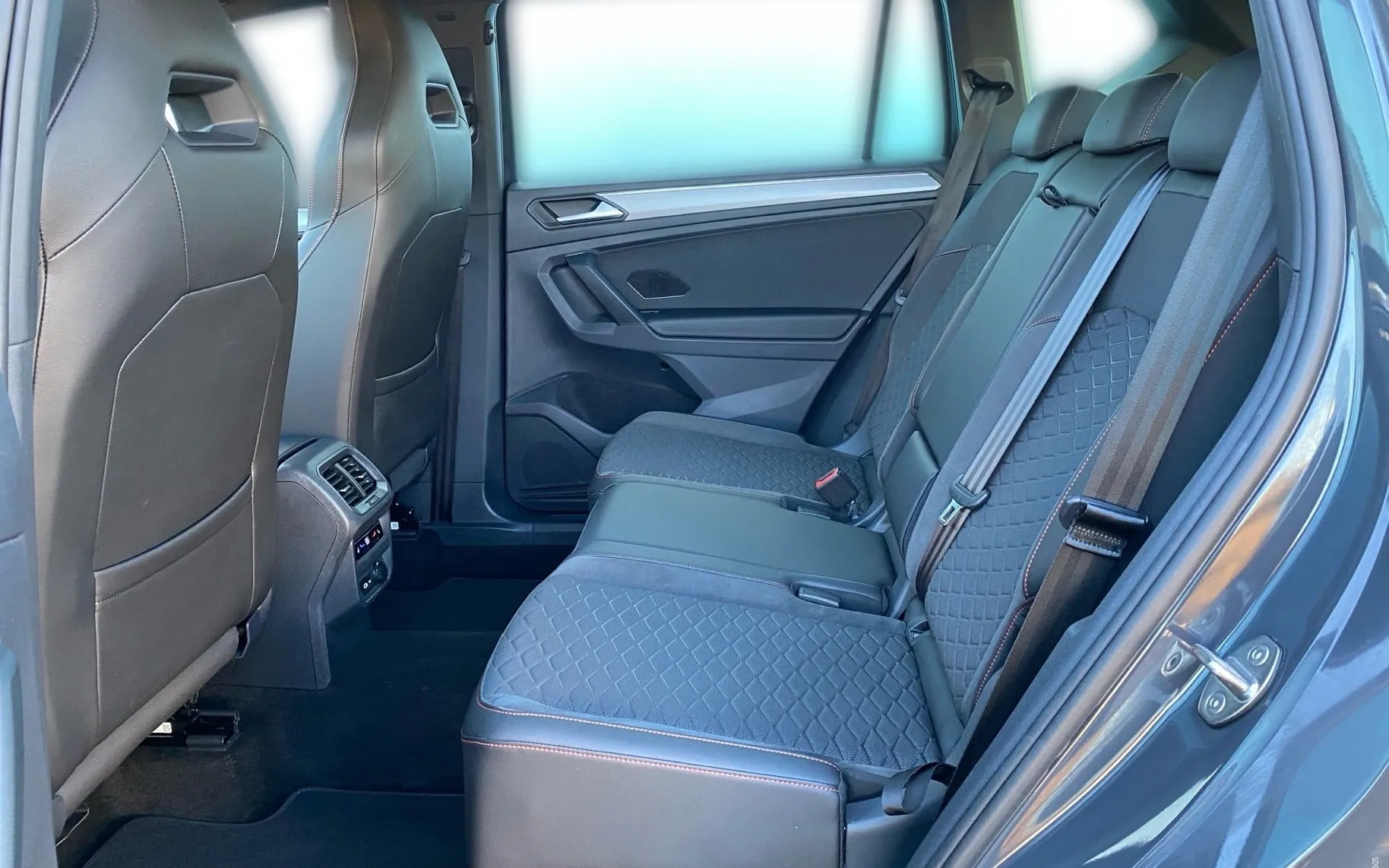 Notranja slika - Seat Tarraco - 2.0 TDI FR DSG Vlečna kljuka - Kamera - 10