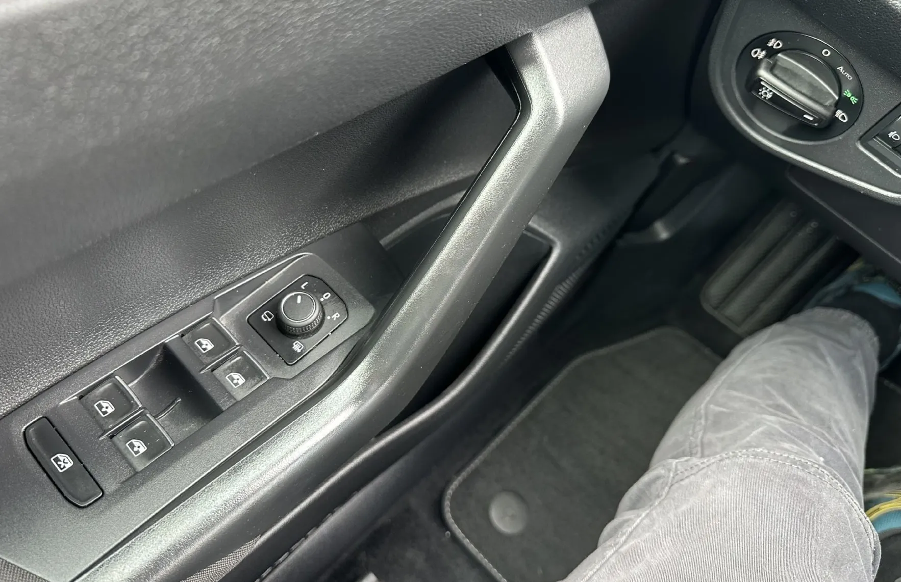Zunanja slika - Volkswagen Taigo - 1.0 TSI R-Line 85.PANORAMA.LED.2025.SAMO 17.000 KM - 15