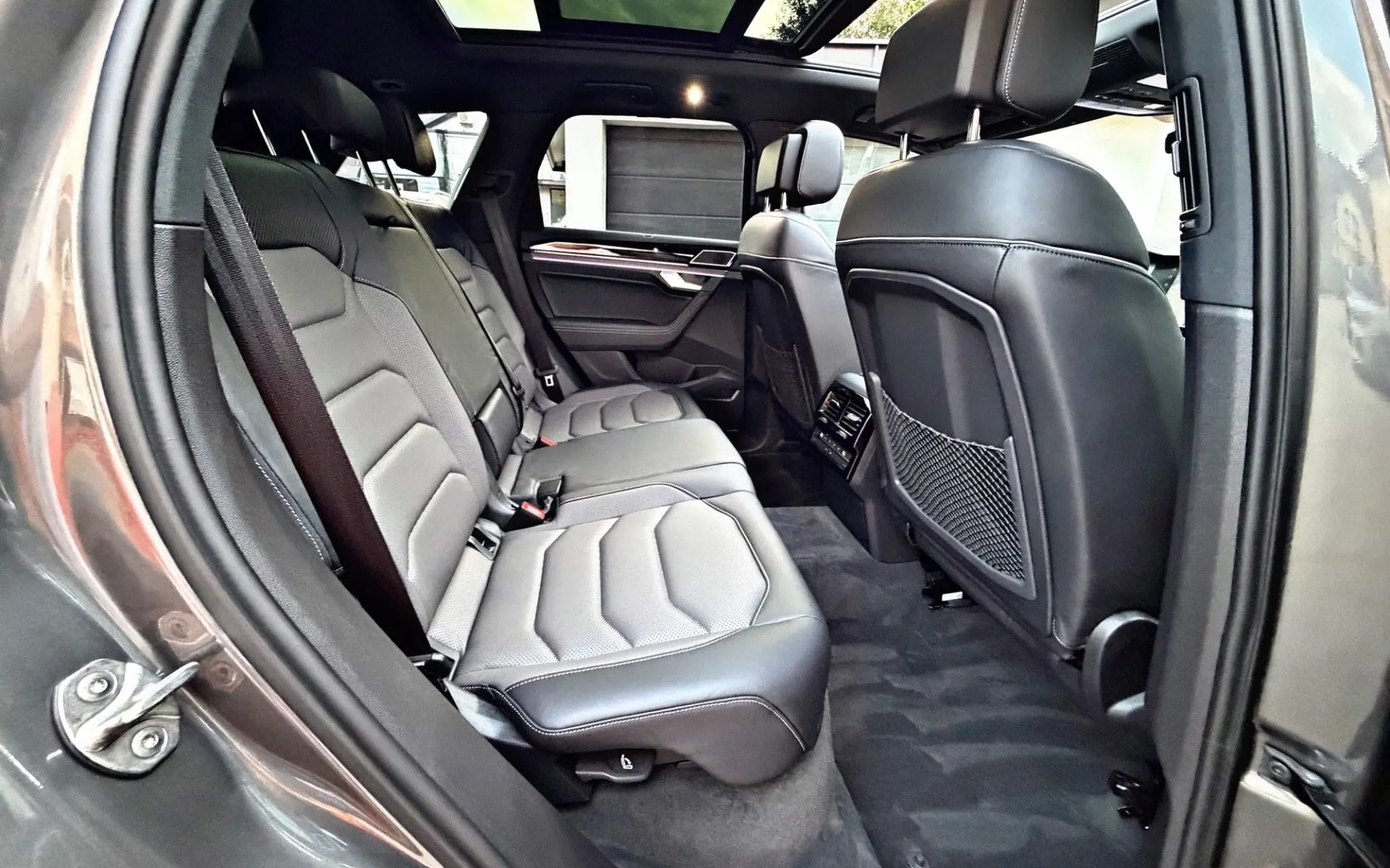 Notranja slika - Volkswagen Touareg - 4MOTION•R-LINE•PANO•MASAŽA•ZRAČNO•1LASTNIK•KOT N.. - 11