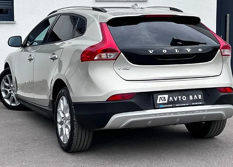 Zunanja slika - Volvo V40 Cross Country - 2.0TD+NAV+VIRTUAL+PDC+ALU - 8