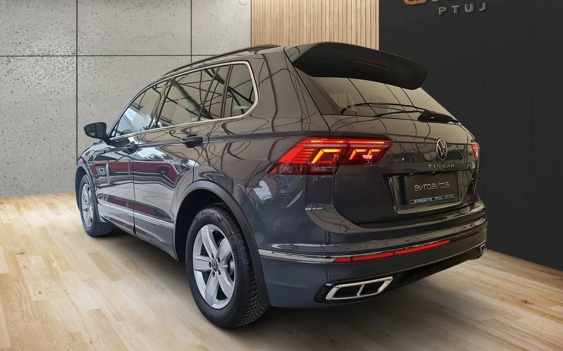 Zunanja slika - Volkswagen Tiguan - 1.5 TSI  R-Line DSG•Bogata dodatna oprema... - 3