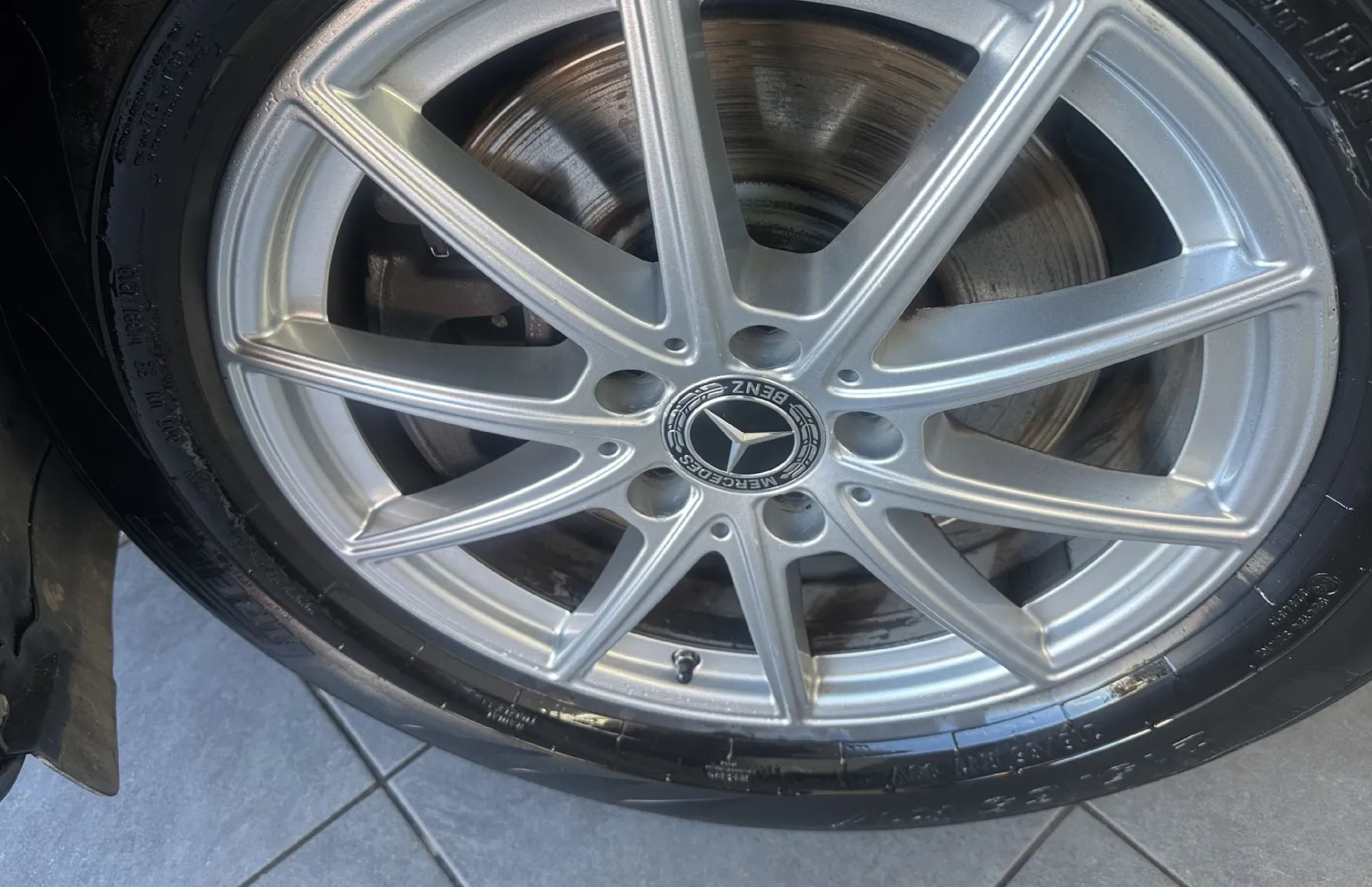 Zunanja slika - Mercedes-Benz GLB-Razred - GLB 200 d Avt..KAMERA.NAVI.LED.USNJE.SAMO 100.000 - 4