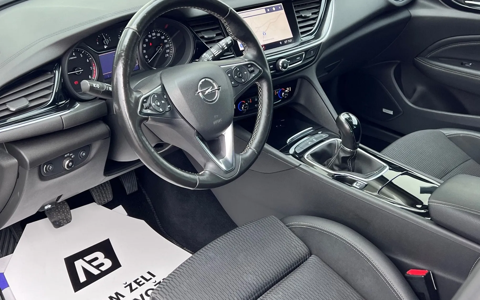 Notranja slika - Opel Insignia - Sports Tourer 1.5 Turbo+1.LAST+SLO+ALU+NAVI... - 10