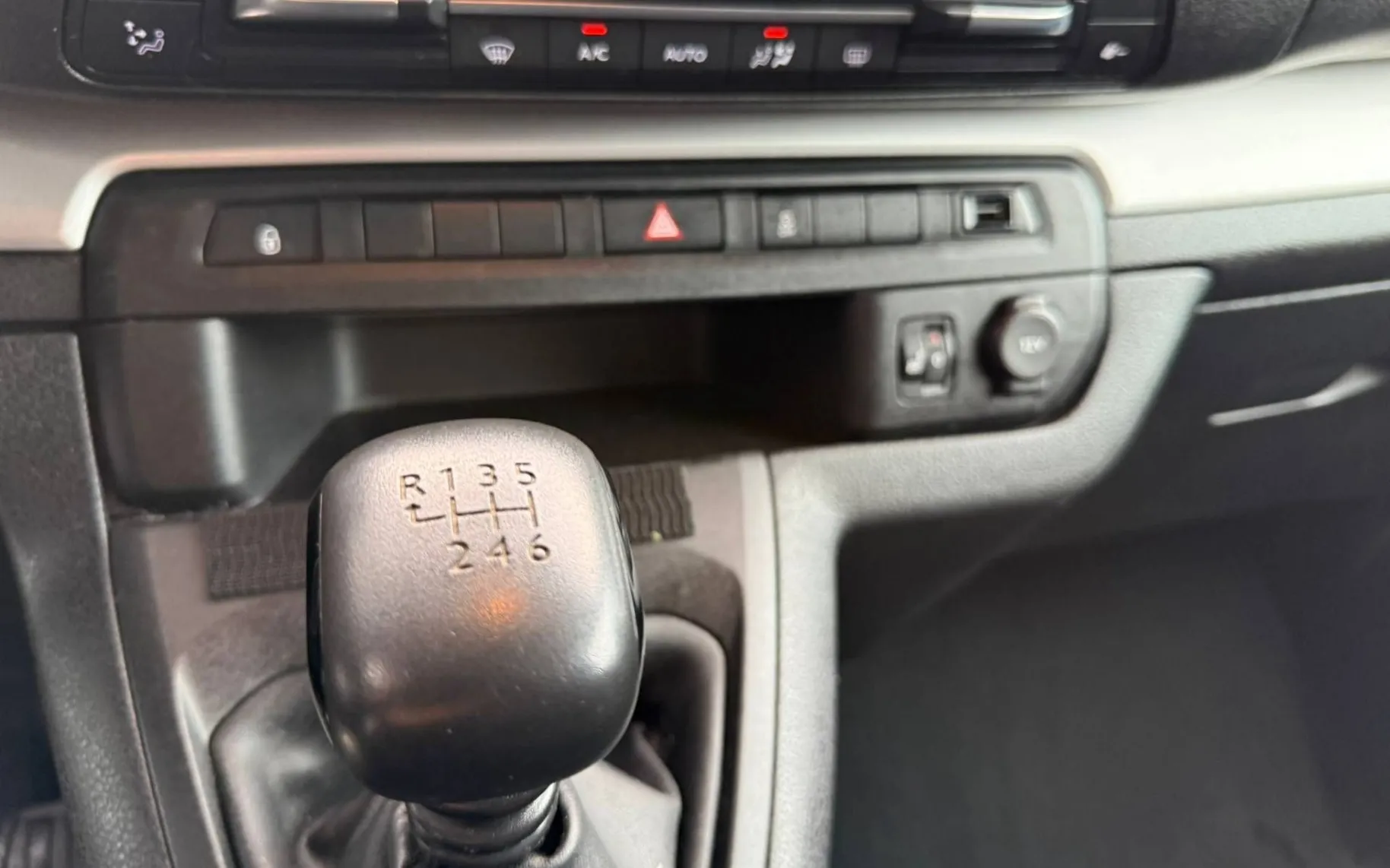 Notranja slika - Peugeot Traveller - 2.0 HDI 9-SEDEZEV... IZKAZAN DDV... - 7