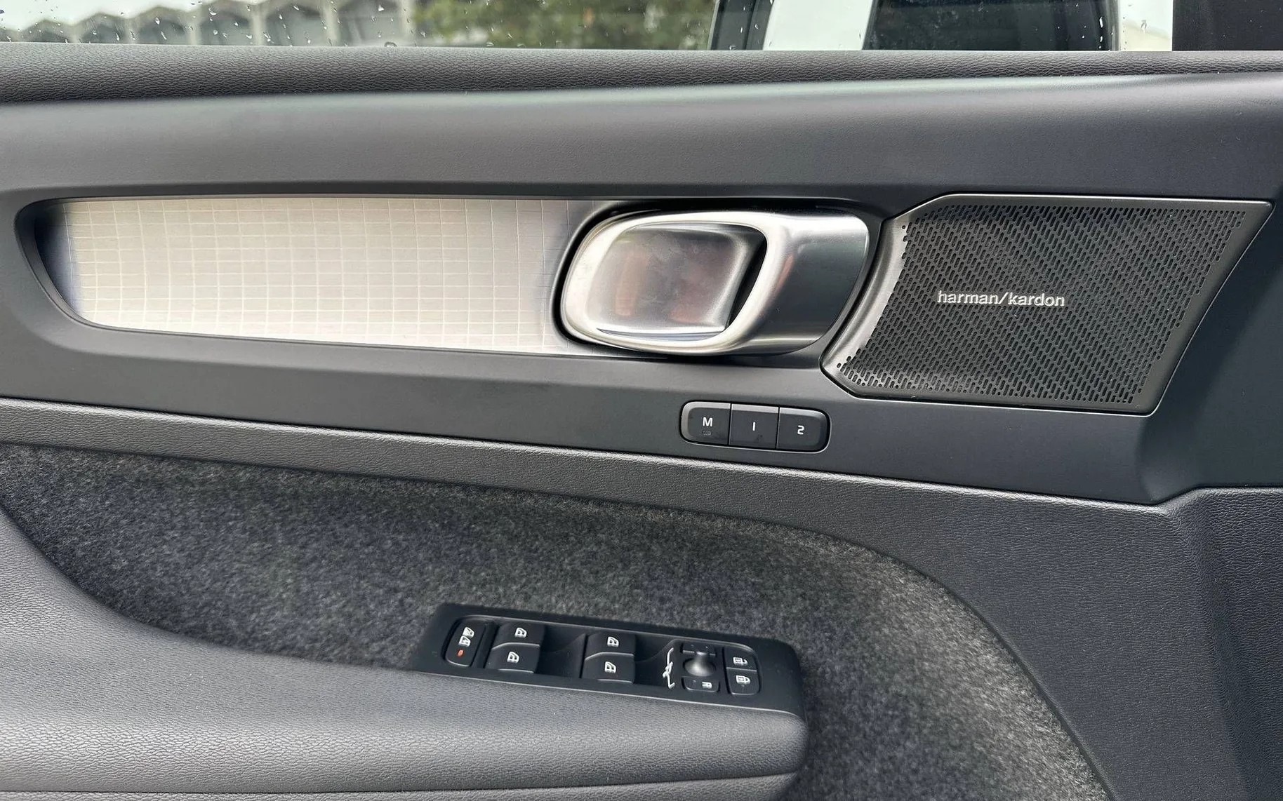 Notranja slika - Volvo XC40 - B3 P Plus Black Edition Avt. - 13