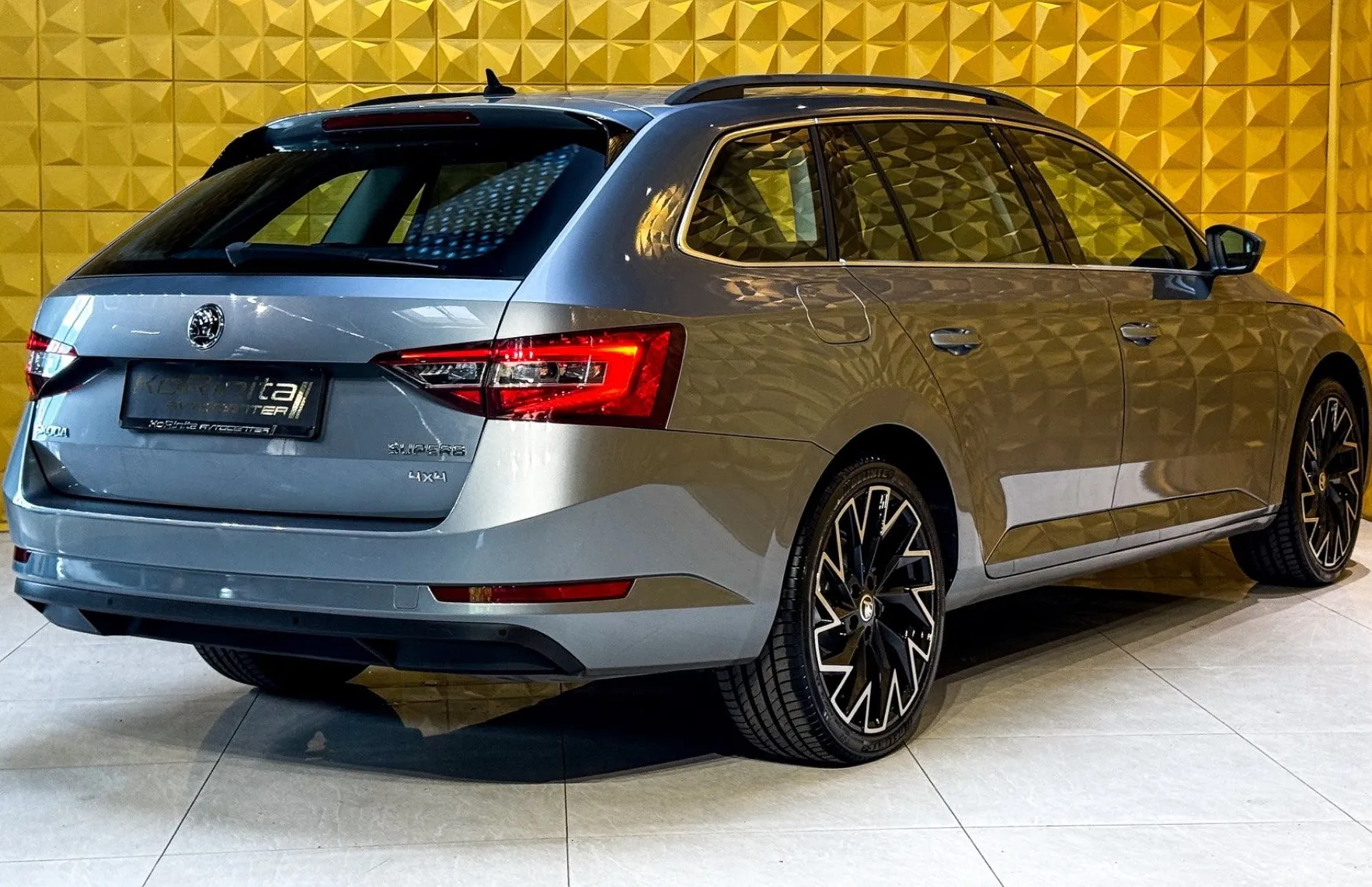 Zunanja slika - Škoda Superb - 2.0 TDI 4X4-MEMORY-GRETJE-Bi XENON - 11