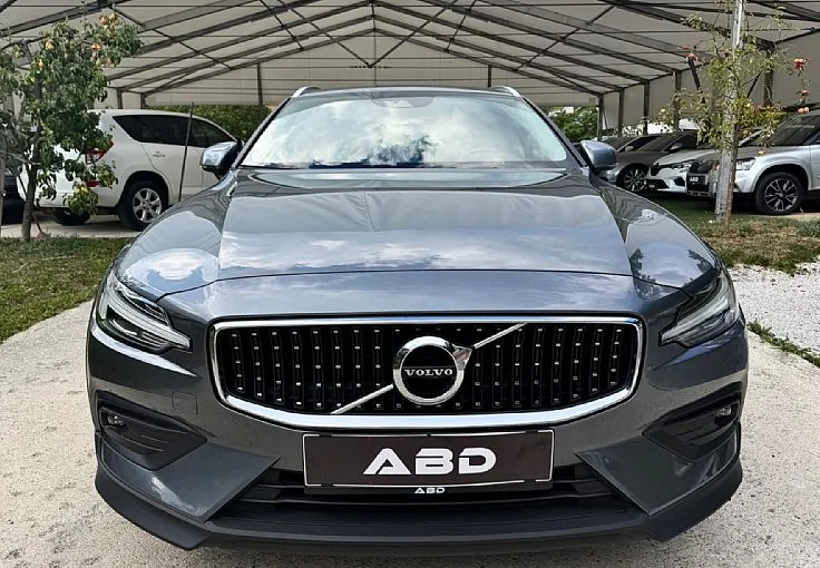 Zunanja slika - Volvo V60 Cross Country - B4D AWD AUT 1.LASTNIK LED VIRUTAL NAVI PDC - 2