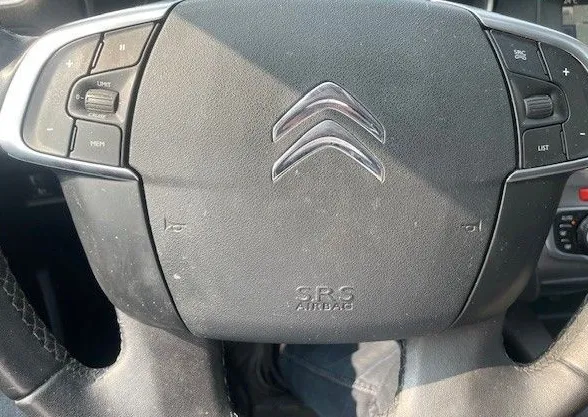 Zunanja slika - Citroën C4 - 1.2 PureTech 110 Feel.VELIK SERVIS.SAMO 103.000 KM - 4