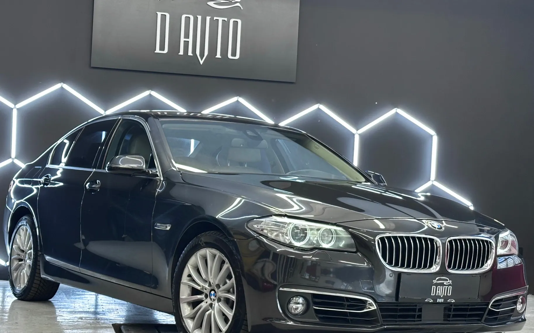 Zunanja slika - BMW serija 5: - 525d VIRTUAL+HUD+V.NAVI+MEMORY+MRTVI KOT+ACC+L.AS. - 3