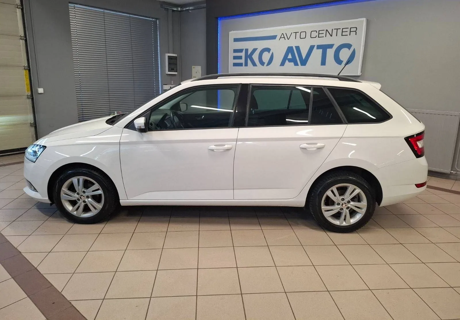 Zunanja slika - Škoda Fabia - Combi 1.0 TSI 70kW FUL LED-PDC-SLO-1LASTNIK- - 5
