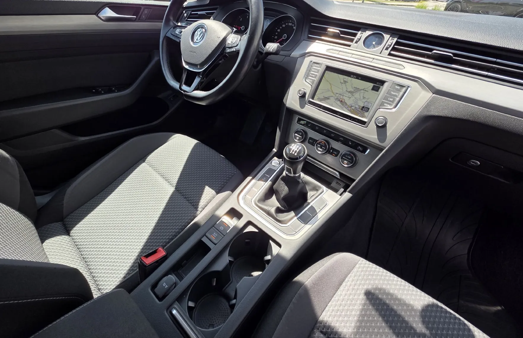 Zunanja slika - VW Passat - Variant 1.6 TDI BMT Comfortline.NAVI.GRETJE SEDŽEV. - 8