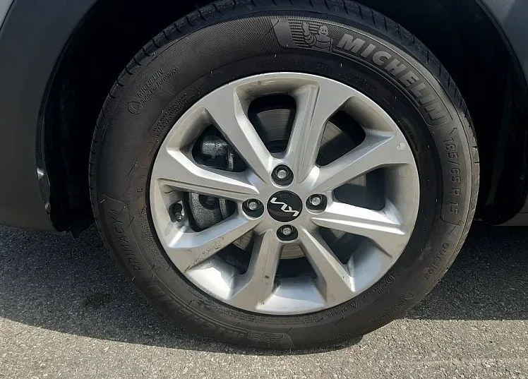 Zunanja slika - KIA Stonic - 1.2 DPI 57.9 kW  79 KM  LX Urban+ M T - 6