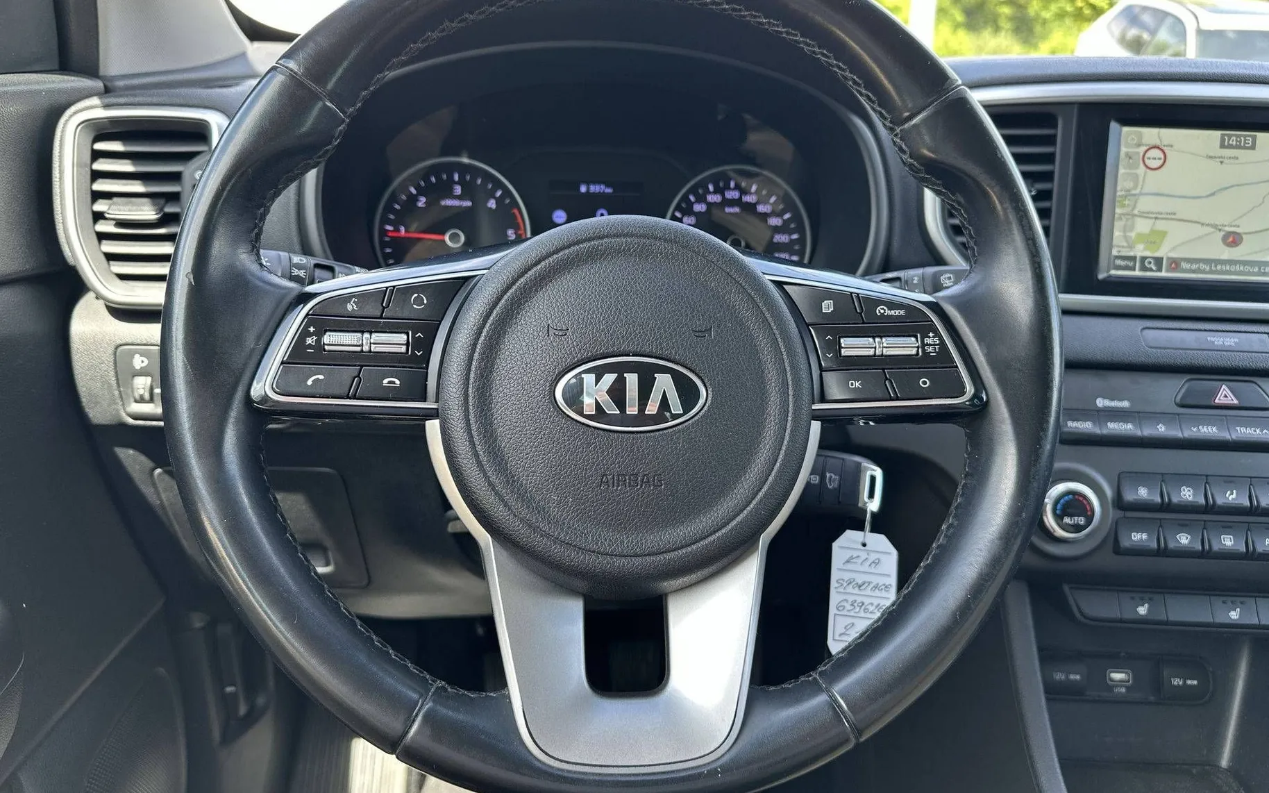 Notranja slika - KIA Sportage - 1.6 CRDI EX Fresh ISG - 14