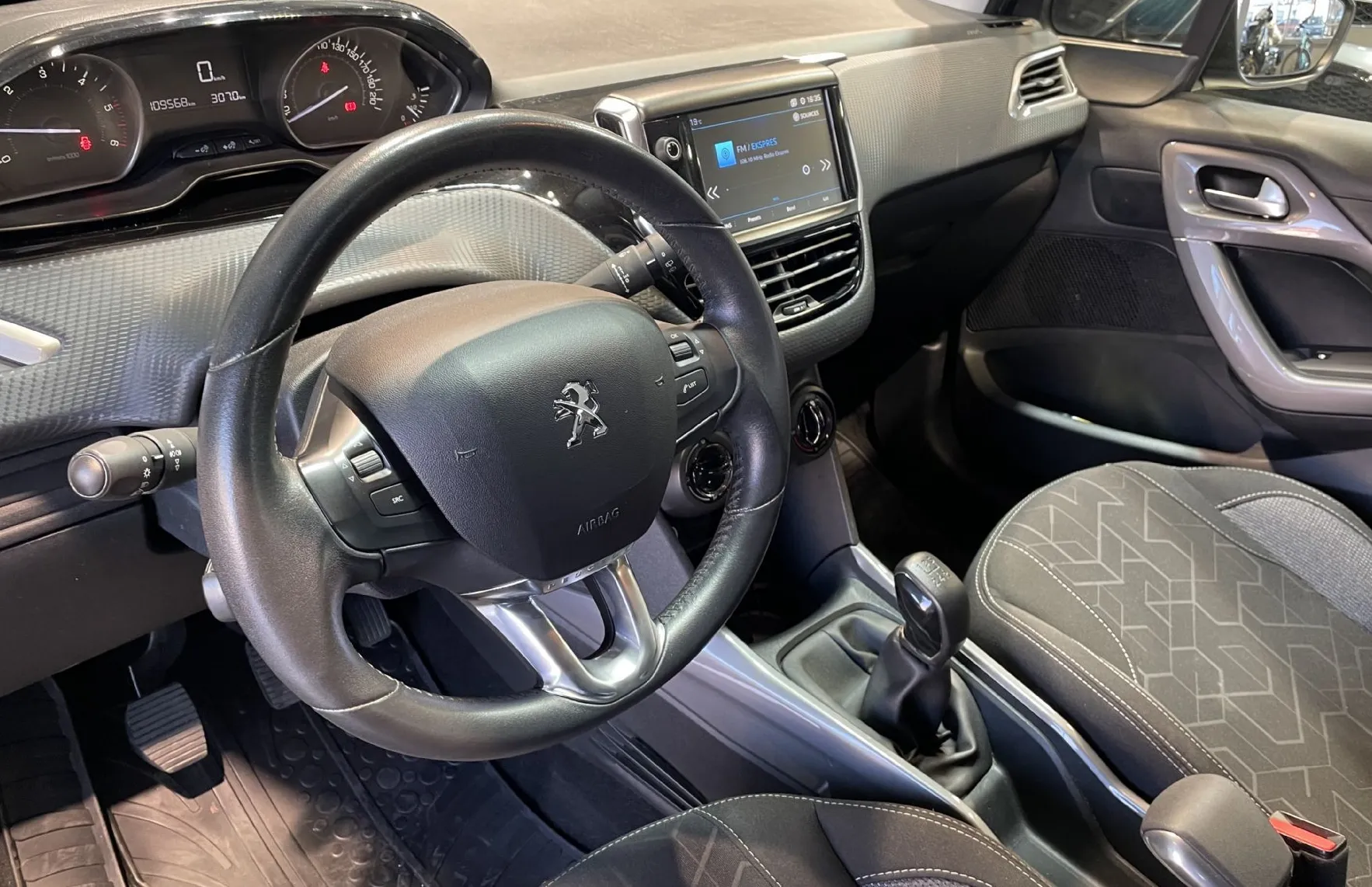 Zunanja slika - Peugeot 2008 - 1.6HDI-PARK SENZORJI-TEMPOMAT-MULTIFUNKCIJA-LED - 7