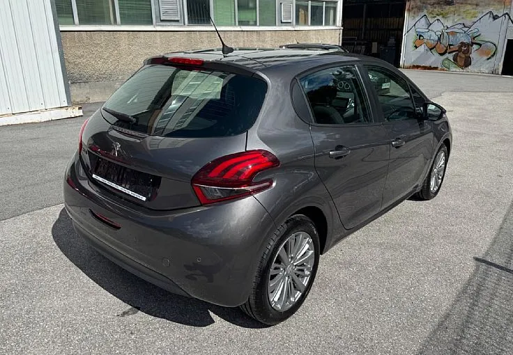 Zunanja slika - Peugeot 208 - 1.2 PureTech 83 Premium Pack - AVT.- KLIMA - 4