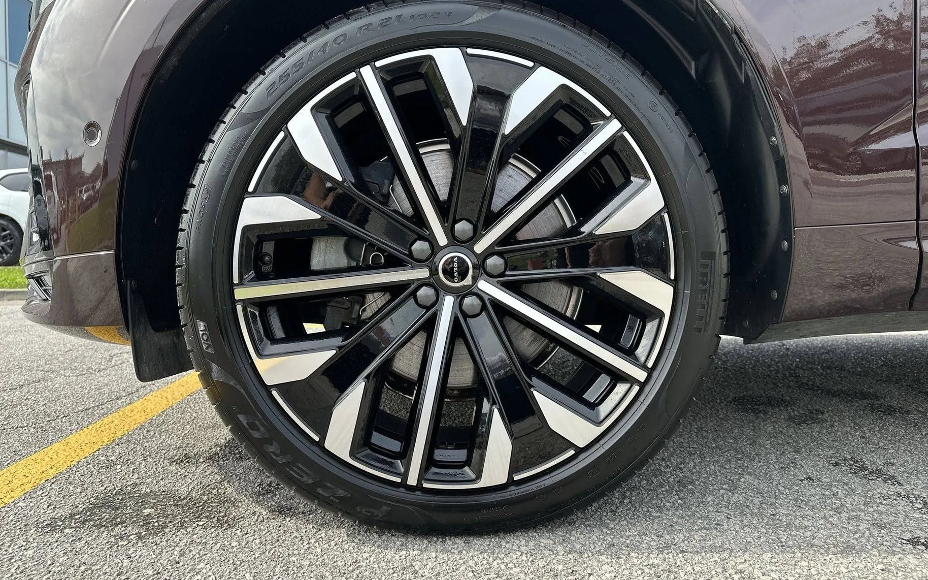 Notranja slika - Volvo XC60 - T8 AWD Recharge Twin Engine Ultra Dark Avt. - 9