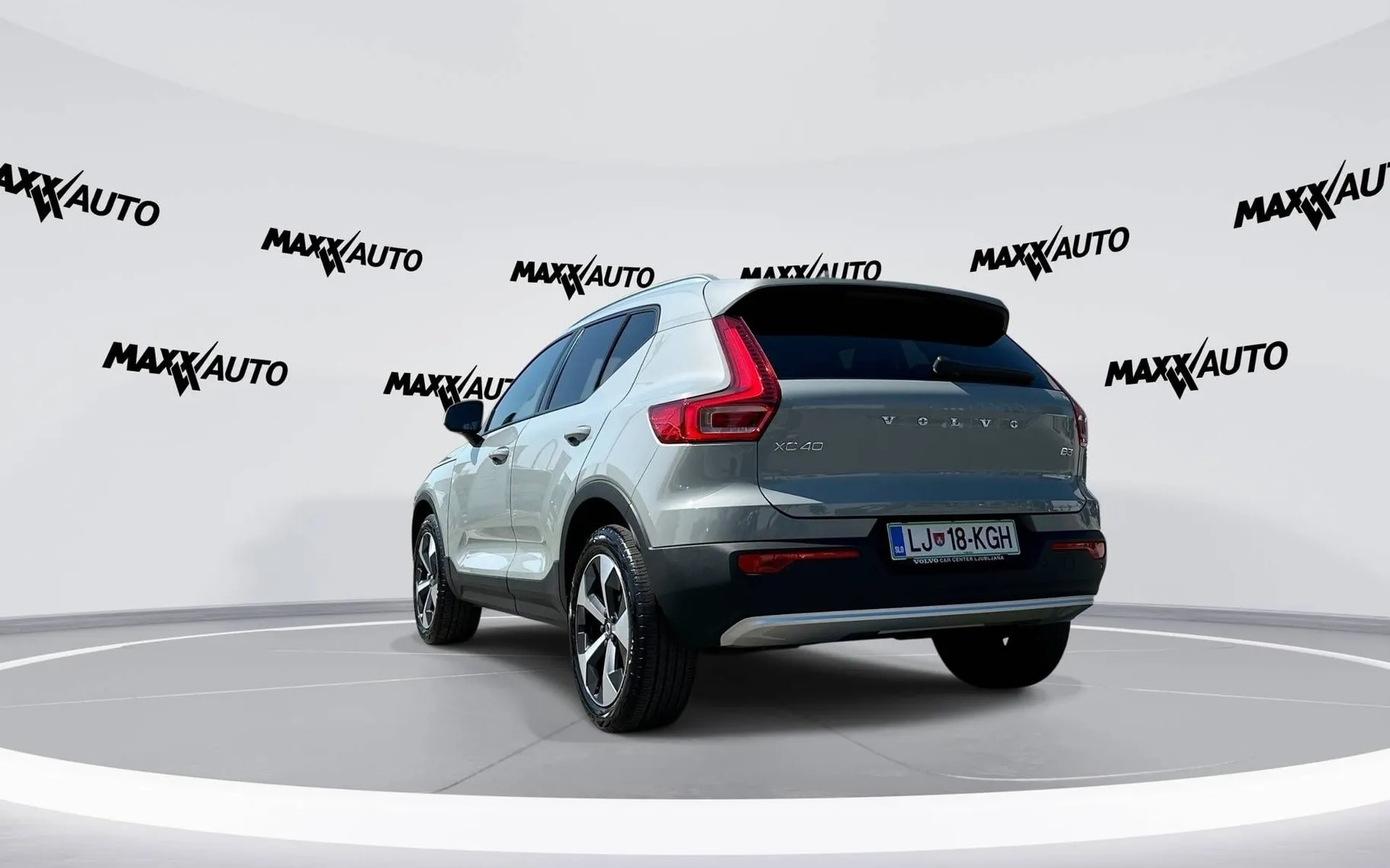 Notranja slika - Volvo XC40 - B3P Core Avt... - 7