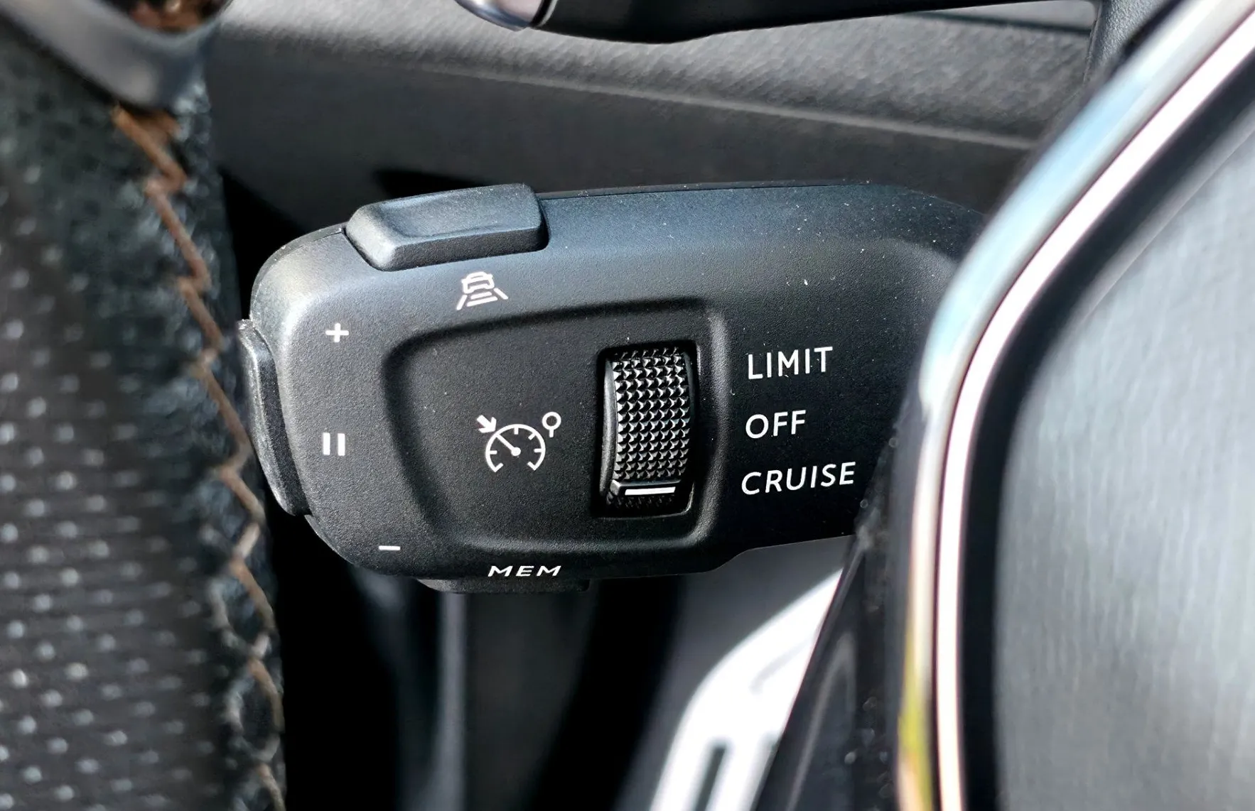 Zunanja slika - Peugeot 5008 - 2.0HDI EAT8 GT PANOR•ACC•AMBIENT•MEMORY•KEYLESS•19 - 11