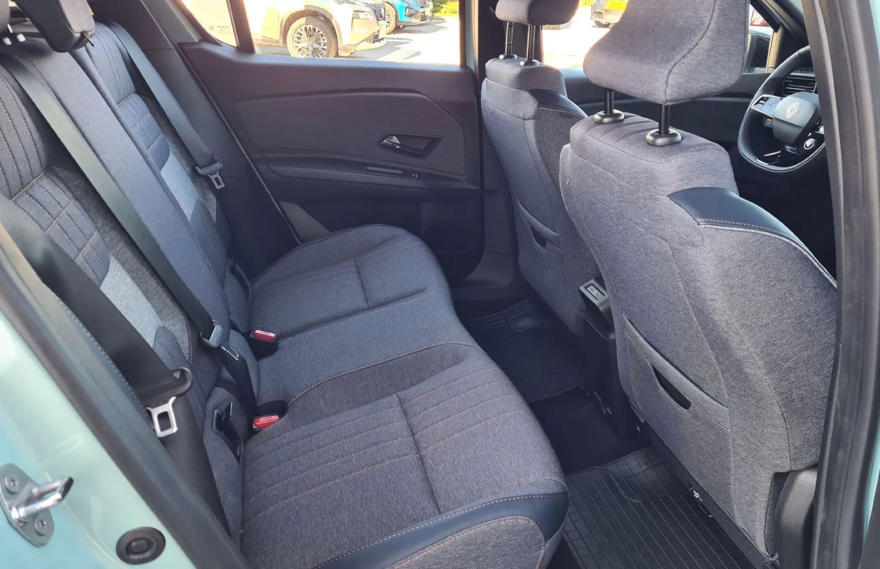 Zunanja slika - Renault 4 E-tech - techno EV52 Comfort range - 13