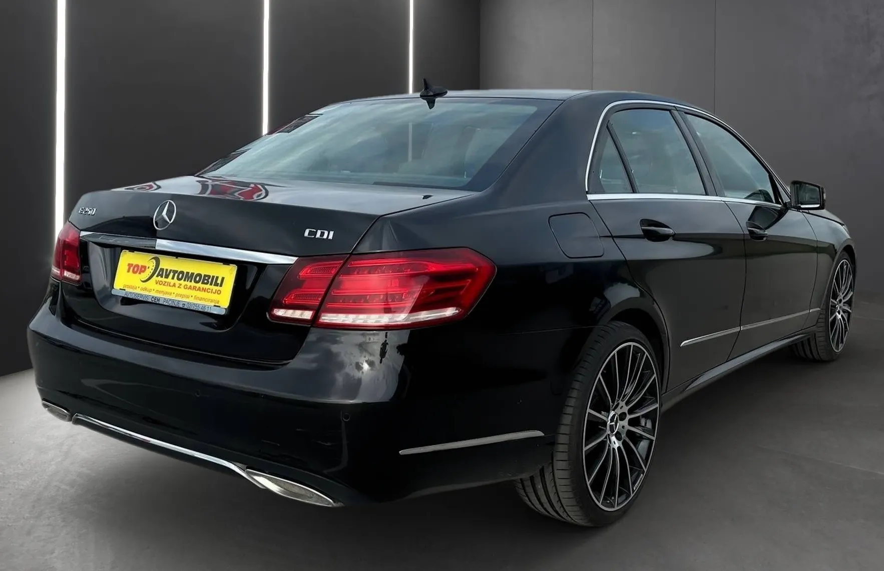Zunanja slika - Mercedes-Benz E-Razred - 250 CDI SLOVENSKO VOZILO NAVI PDC TEMPOMAT TOP - 8