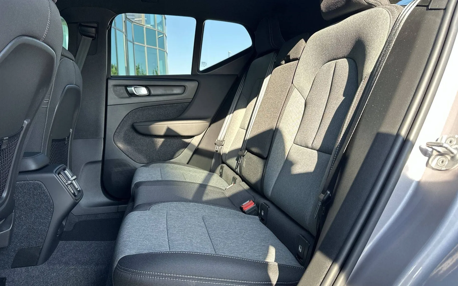 Notranja slika - Volvo XC40 - B3 P Plus Dark AT DCT - 11