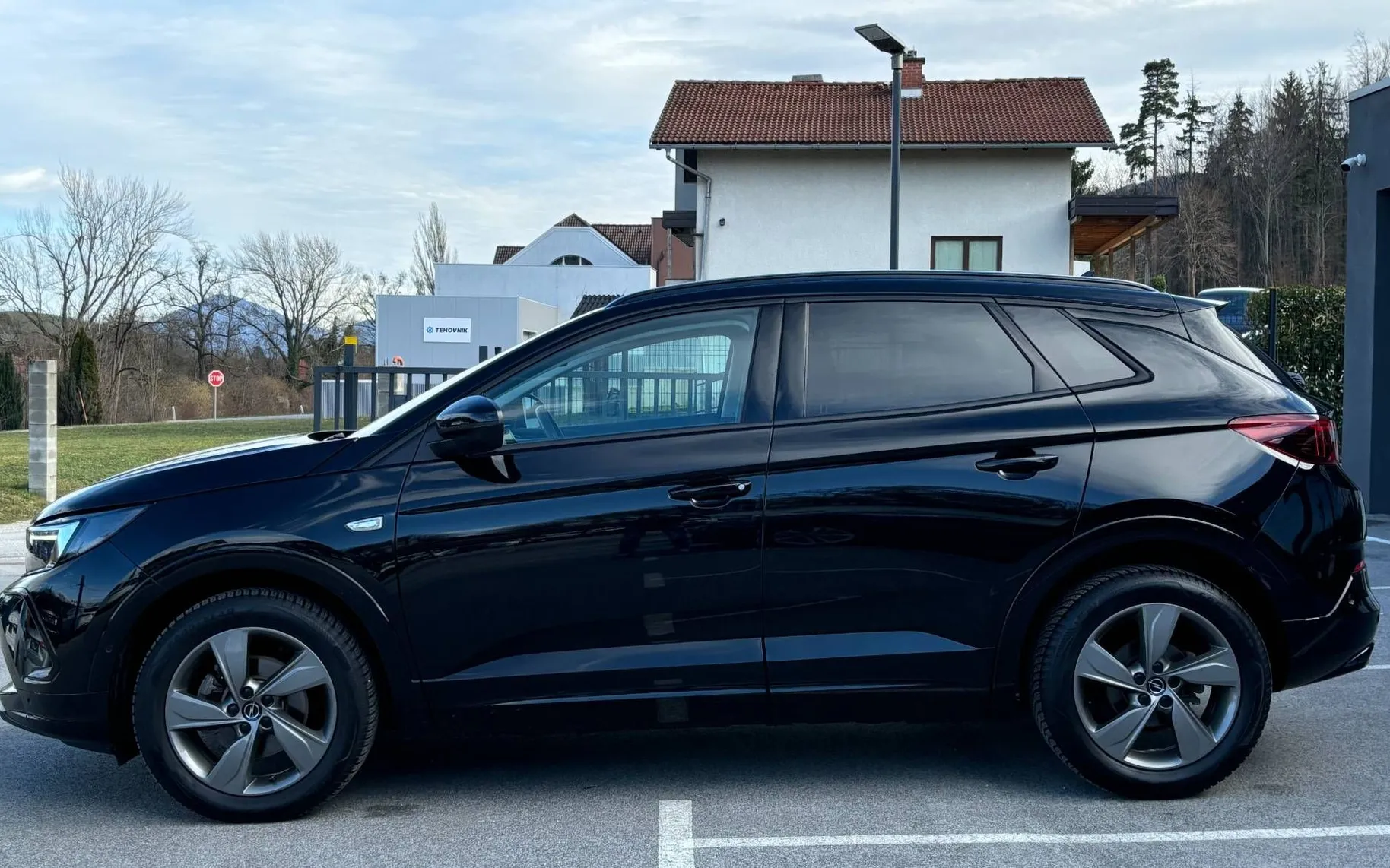 Zunanja slika - Opel Grandland - 1.2 TURBO GS LINE LED-KAMERA-NAVI - 5