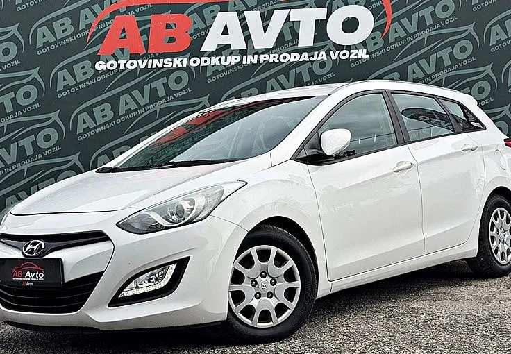 Zunanja slika - Hyundai i30 Wagon - 1.6 CRDi Comfort+94KW+LED+PROSTOROČNO TEL+AVTKLIMA - 3