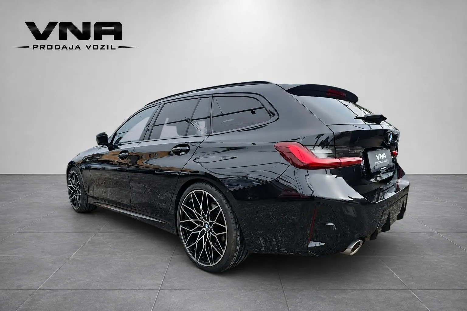 Zunanja slika - BMW serija 3 Touring: - 320i M-OPTIC FACE-LIFT |LED|NAVI|PDC|ALU18|TOP|... - 4
