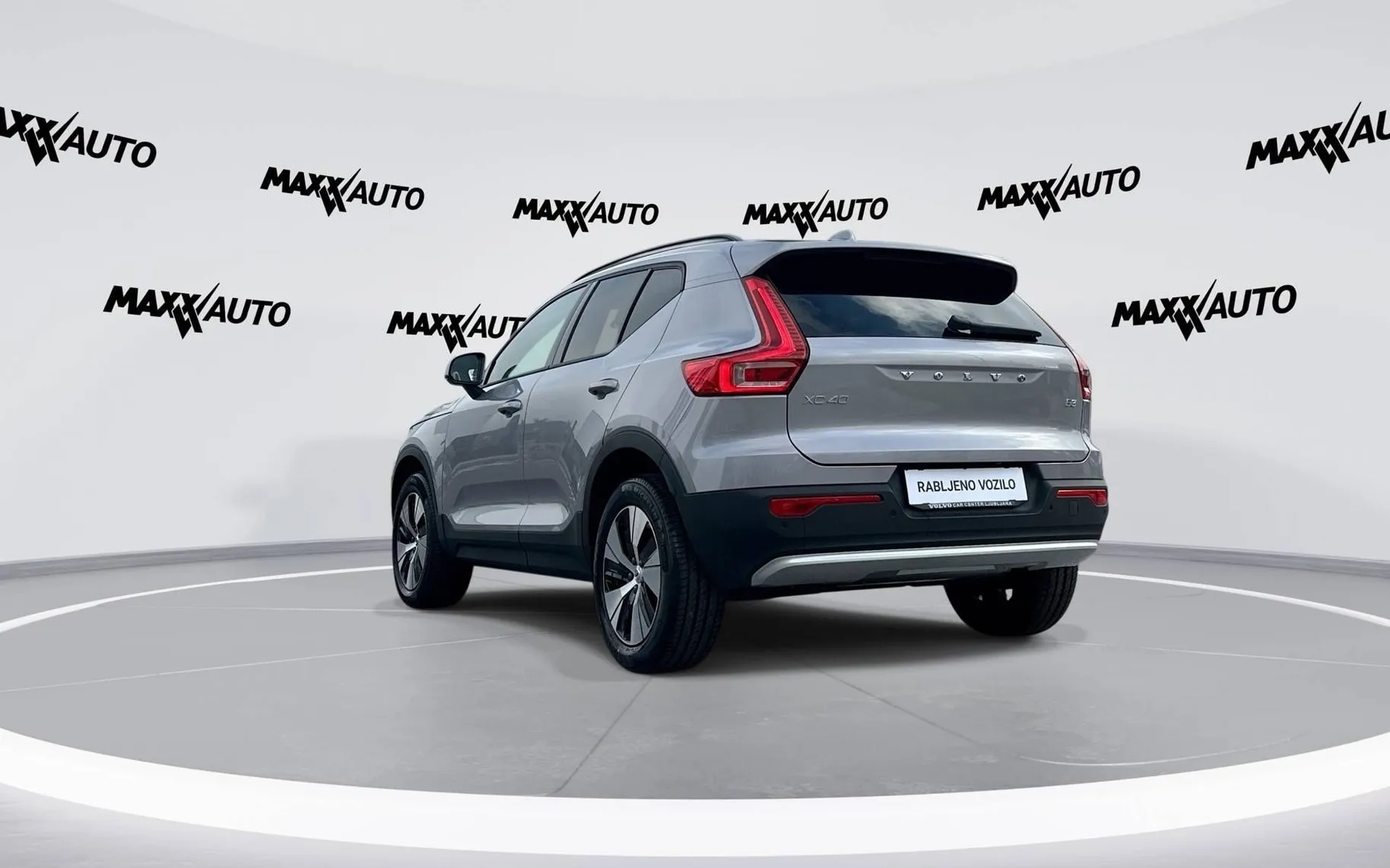 Notranja slika - Volvo XC40 - B3P Core Avt. - 7