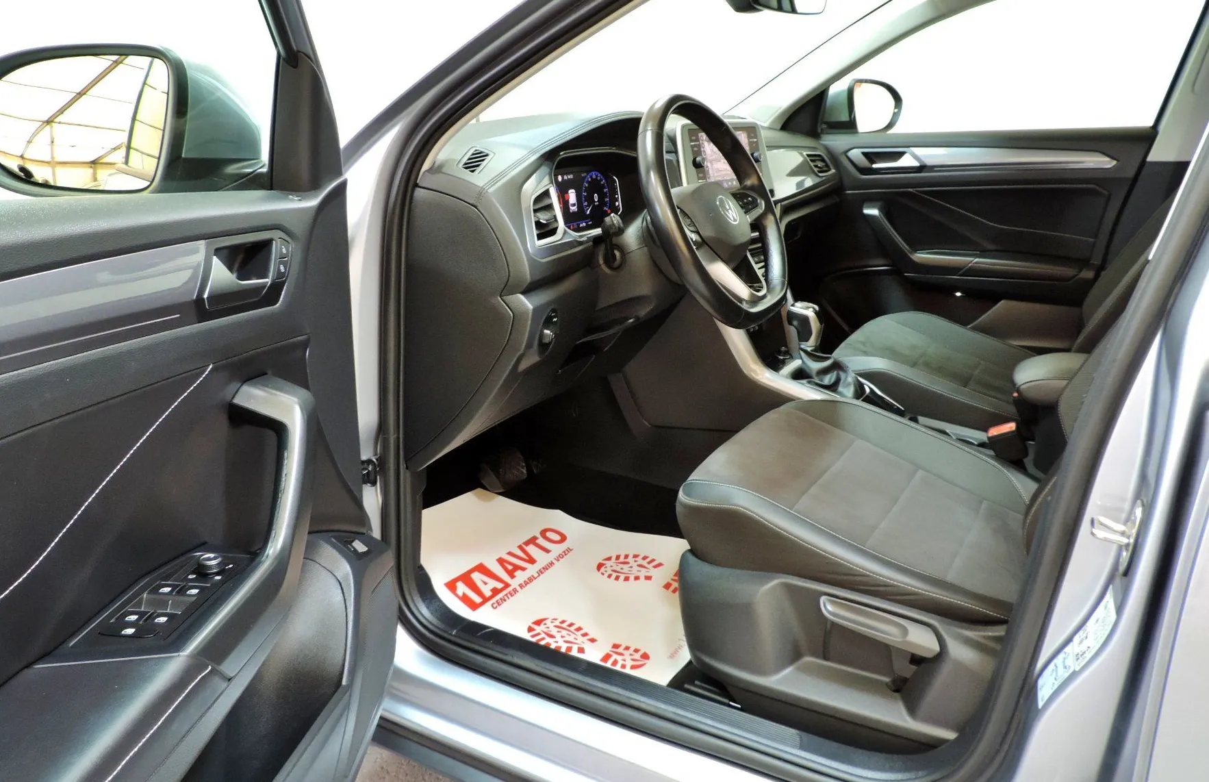 Zunanja slika - Volkswagen T-Roc - 1.5 TSI BMT Style DSG ACC-LED-KAMERA - 9
