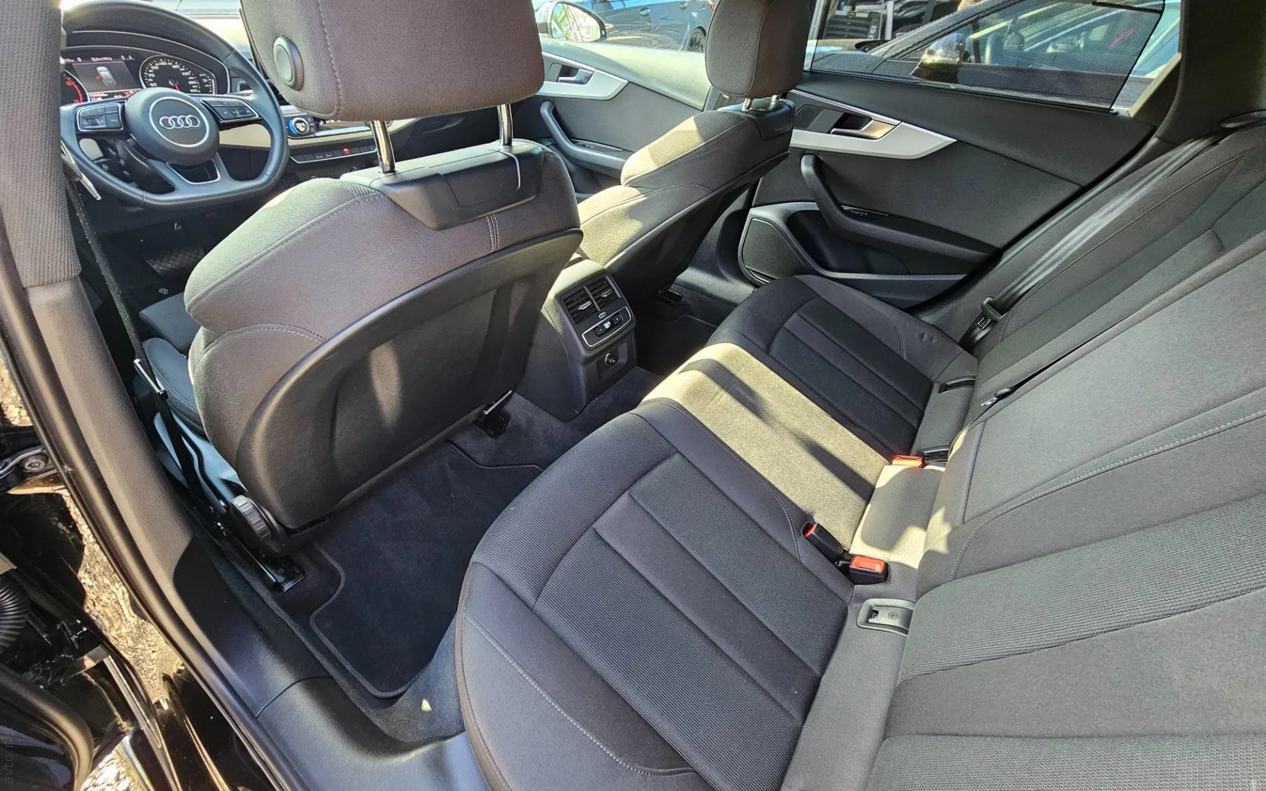 Notranja slika - Audi A4 Avant - TDI S-LINE |MATRIX|KAMERA|ALU19|GR-SED|KAMERA| - 10