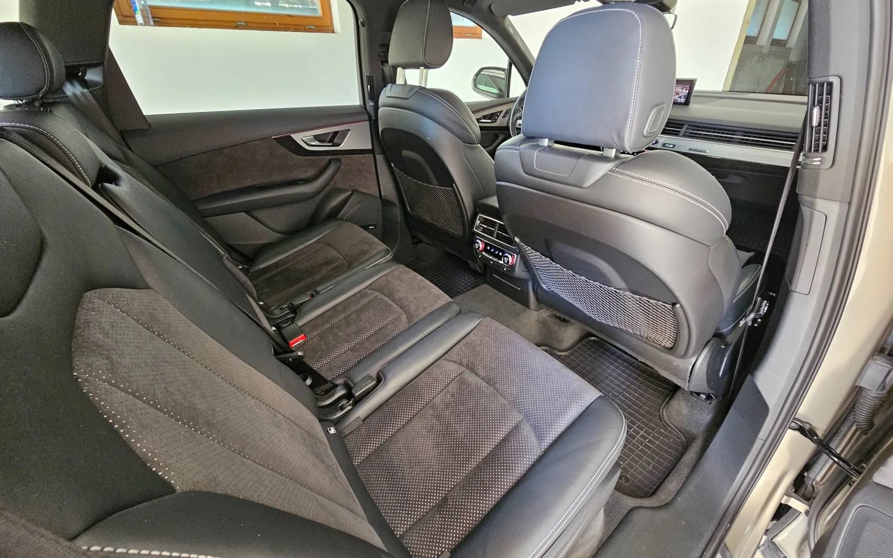 Notranja slika - Audi Q7 - quattro 3.0 TDI S-LINE |VIRTUAL|360KAM|BOSE|ZRAK| - 11