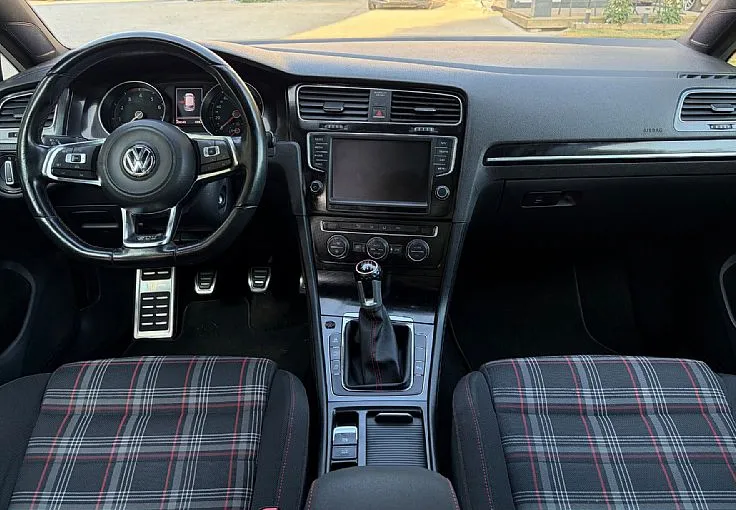 Zunanja slika - Volkswagen Golf - 2.0 GTI - 10