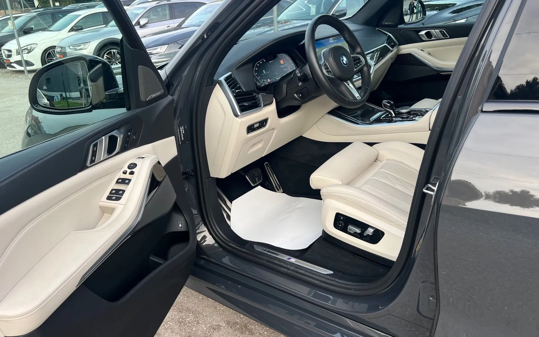 Zunanja slika - BMW X5 - serija : xDrive45e M SPORT LASER ACC PANO HEADuP ALU22 - 14