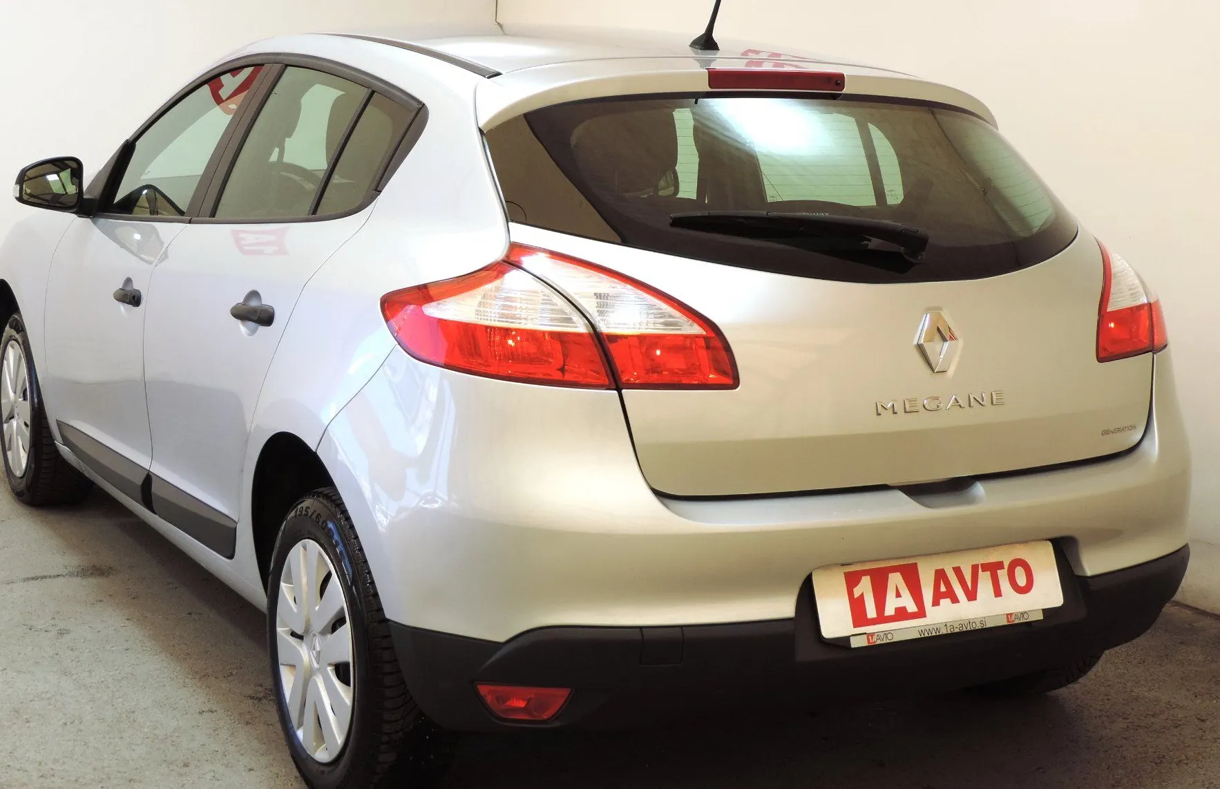Zunanja slika - Renault Mégane - Megane Berline 1.6 16V Authentique SLO-KLIMA-103.000KM - 7
