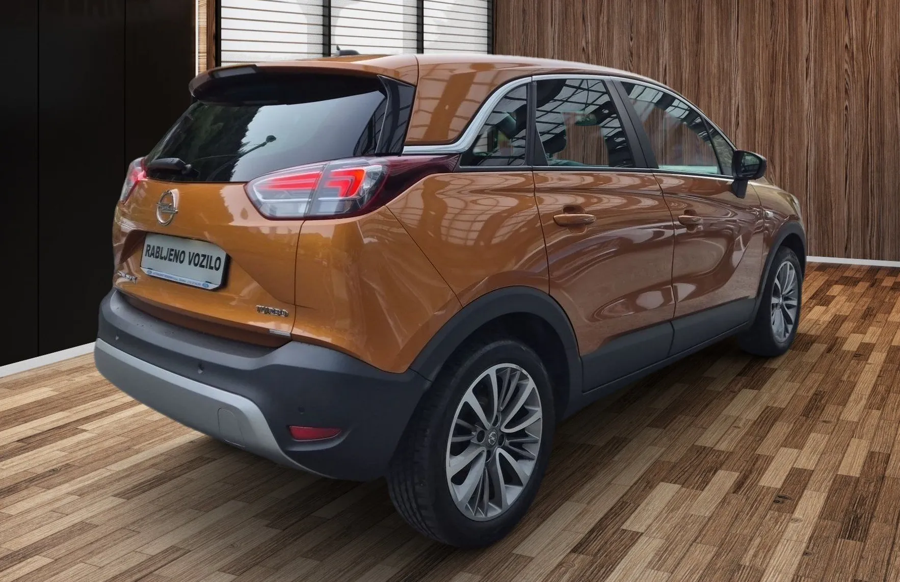 Zunanja slika - Opel Crossland X - INNOVATION 1.2 130PS M6-SLO-1.LAST-ODLIČEN - 4
