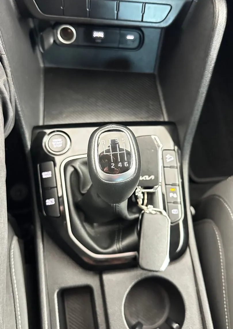Zunanja slika - KIA Sportage - 2WD 1.6 CRDI.KAMERA.Style.navi.led.SAMO 39.978 KM - 4