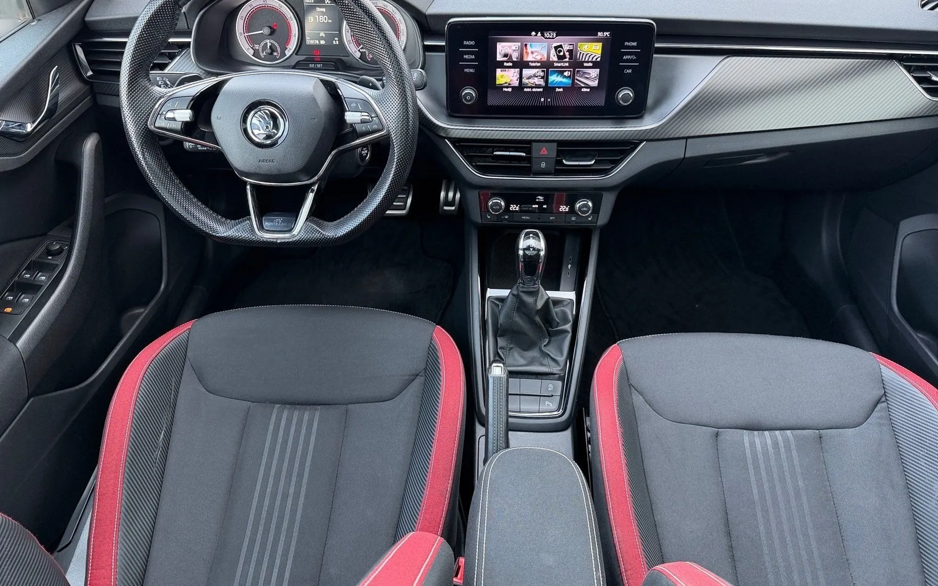 Notranja slika - Škoda Kamiq - 1.0 TSI Monte Carlo DSG-Panorama-LED-ACC-Kamera... - 10