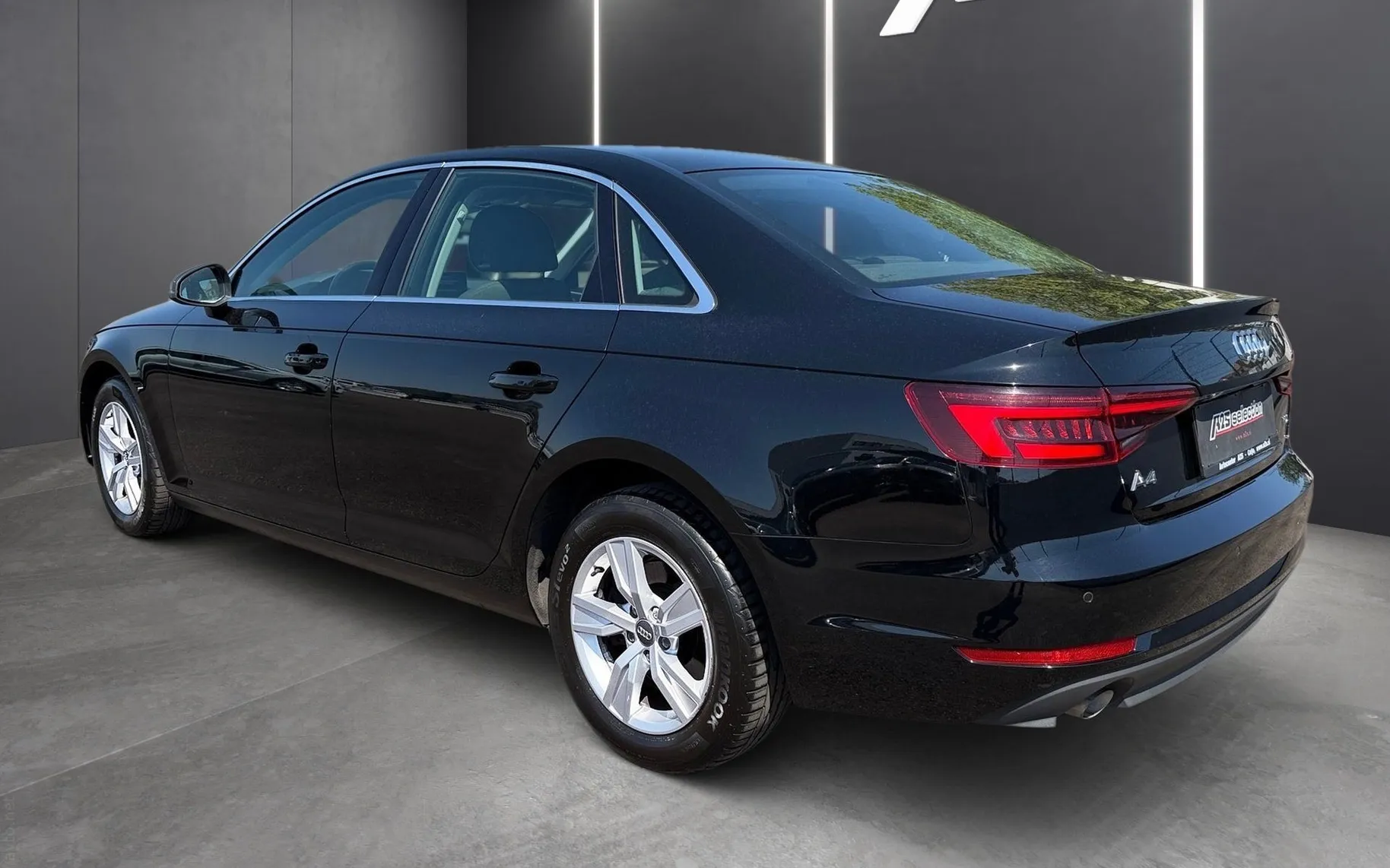 Zunanja slika - Audi A4 - 2.0 TDI  Basis  S tronic-LED-Tempomat-Prime paket. - 4