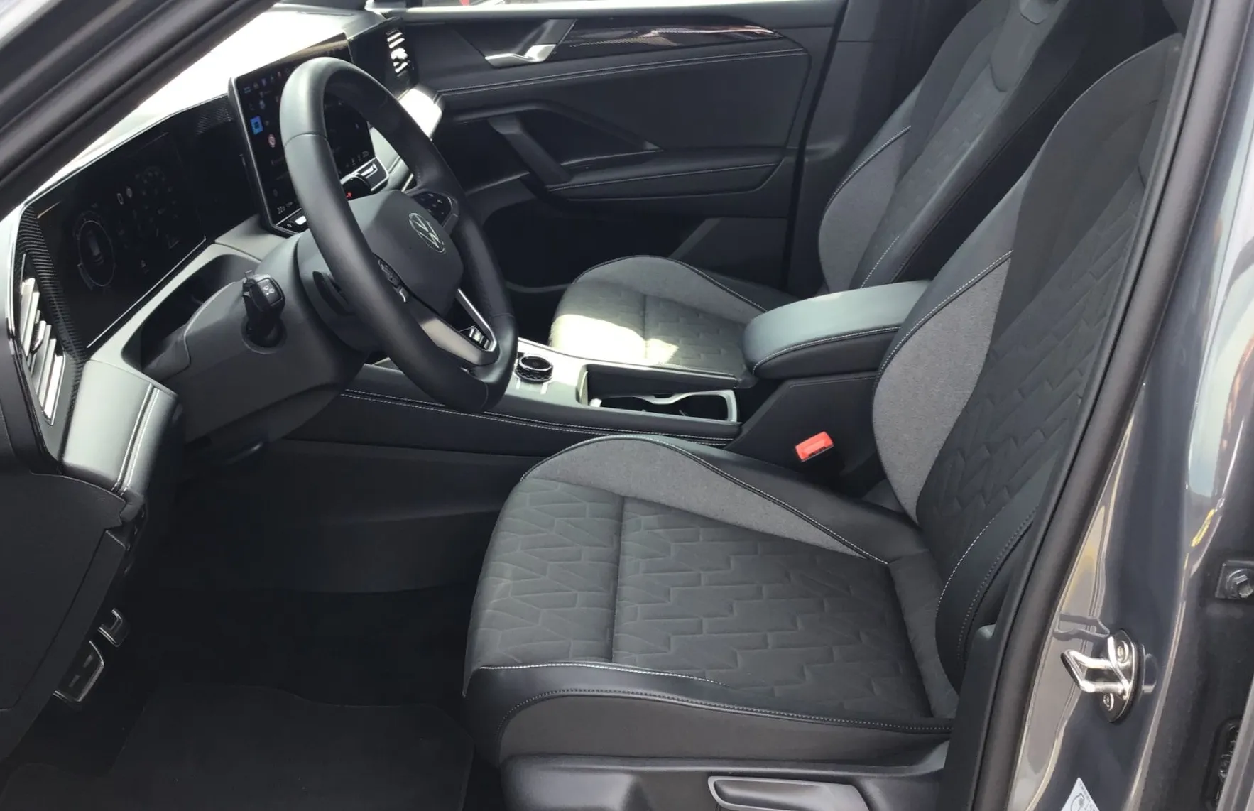 Zunanja slika - Volkswagen Tiguan - 2.0 TDI BMT Life DSG - 9