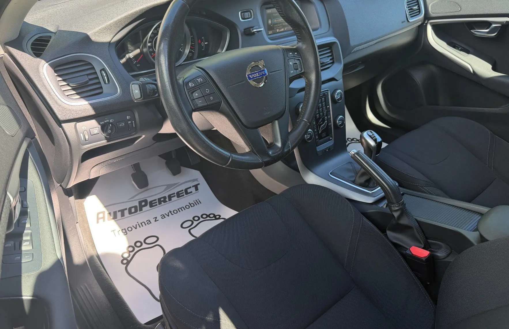 Zunanja slika - Volvo V40 Cross Country - 2.0TD D2|SLO|PDC|KLJUKA|V.SERVIS - 11