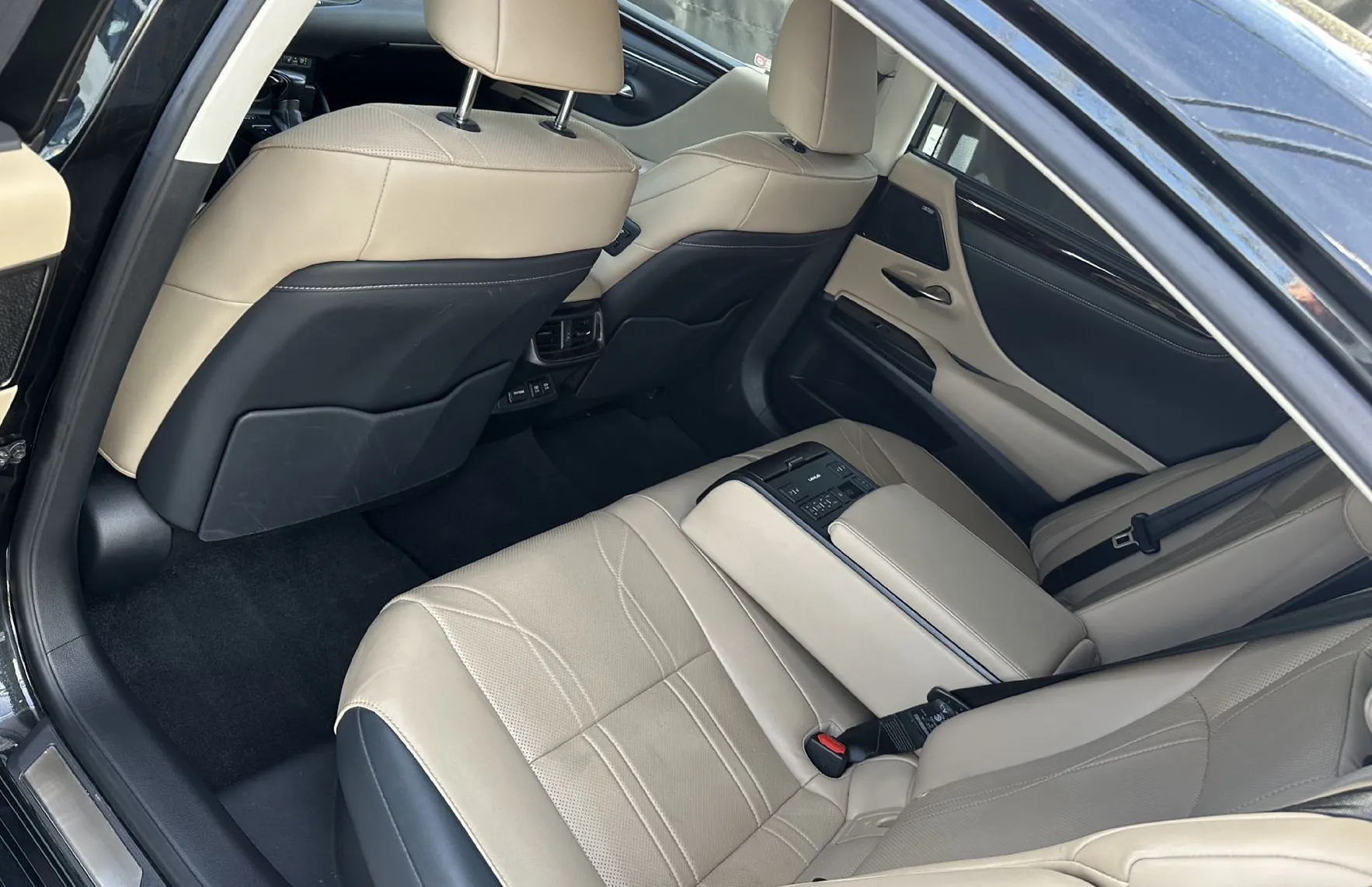 Zunanja slika - Lexus ES - 300h Luxury Avt.+DIGI PAKET-KOT NOV... - 13
