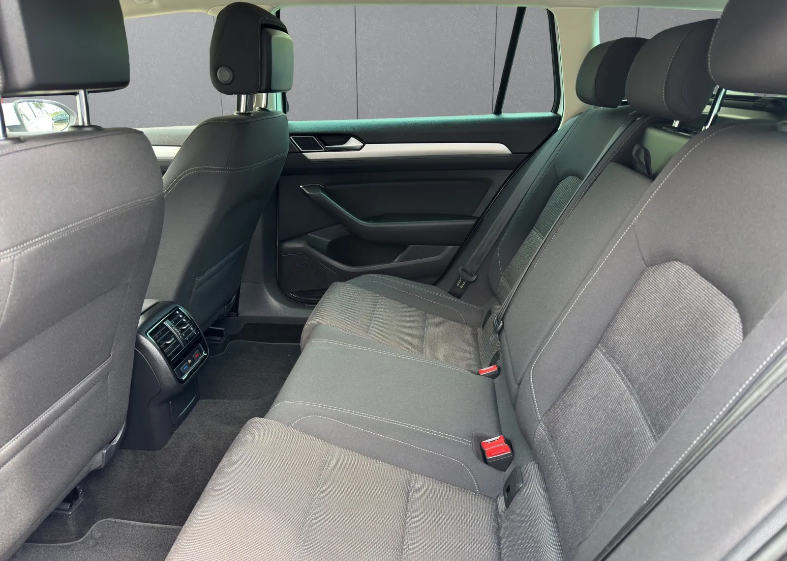 Zunanja slika - Volkswagen Passat - 2,0 TDI BMT Comfortline DSG - 7