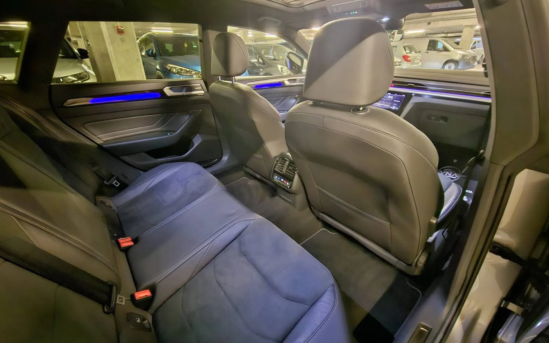 Notranja slika - Volkswagen Arteon Shooting Brake - Arteon 4motion 2.0 TDI R-LINE |PANO|IQ-LED|AMBIENT - 11
