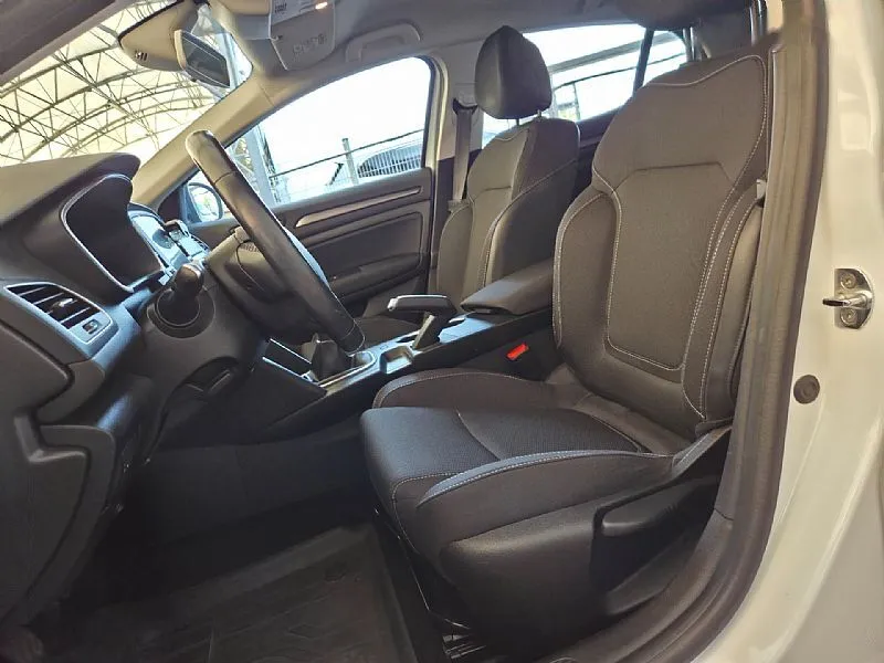 Zunanja slika - Renault Megane Limousine - 1.3 16v INTENS LED NAVI GR.SED+VOLAN JAMSTVO - 9