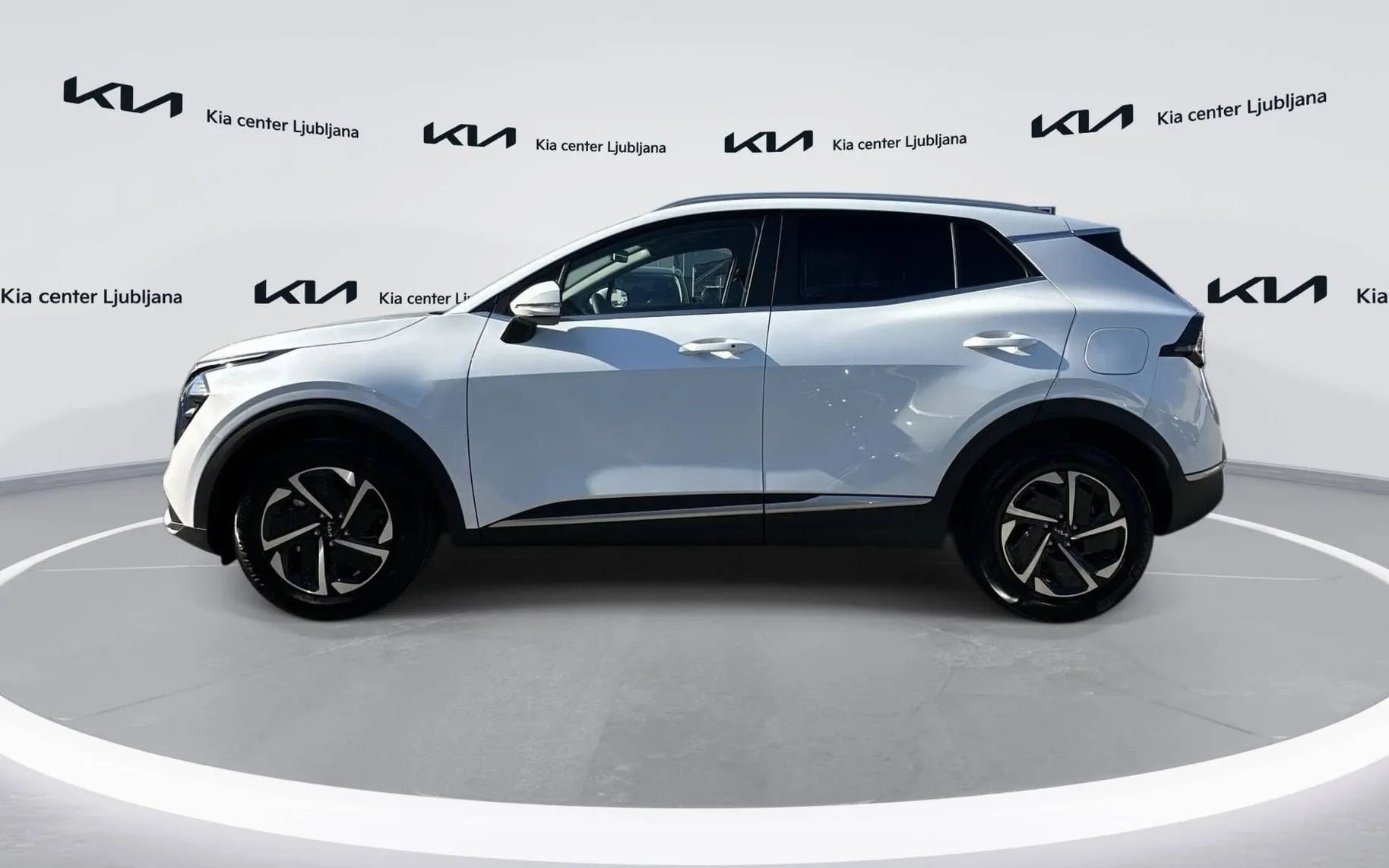 Notranja slika - KIA Sportage - 1.6 T-GDi LX Fresh Plus ISG 7 DCT - 8