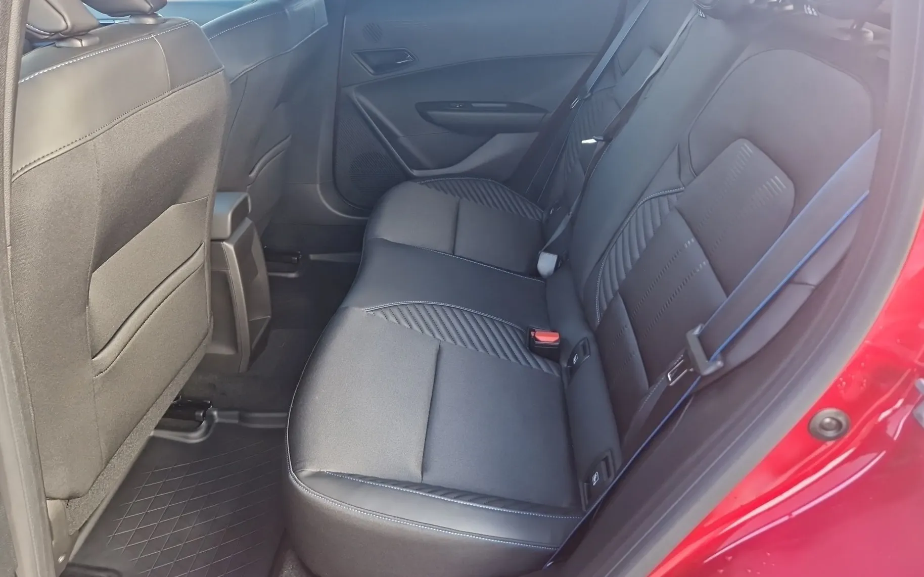 Zunanja slika - Renault Clio - esprit Alpine E-Tech 160 - 17