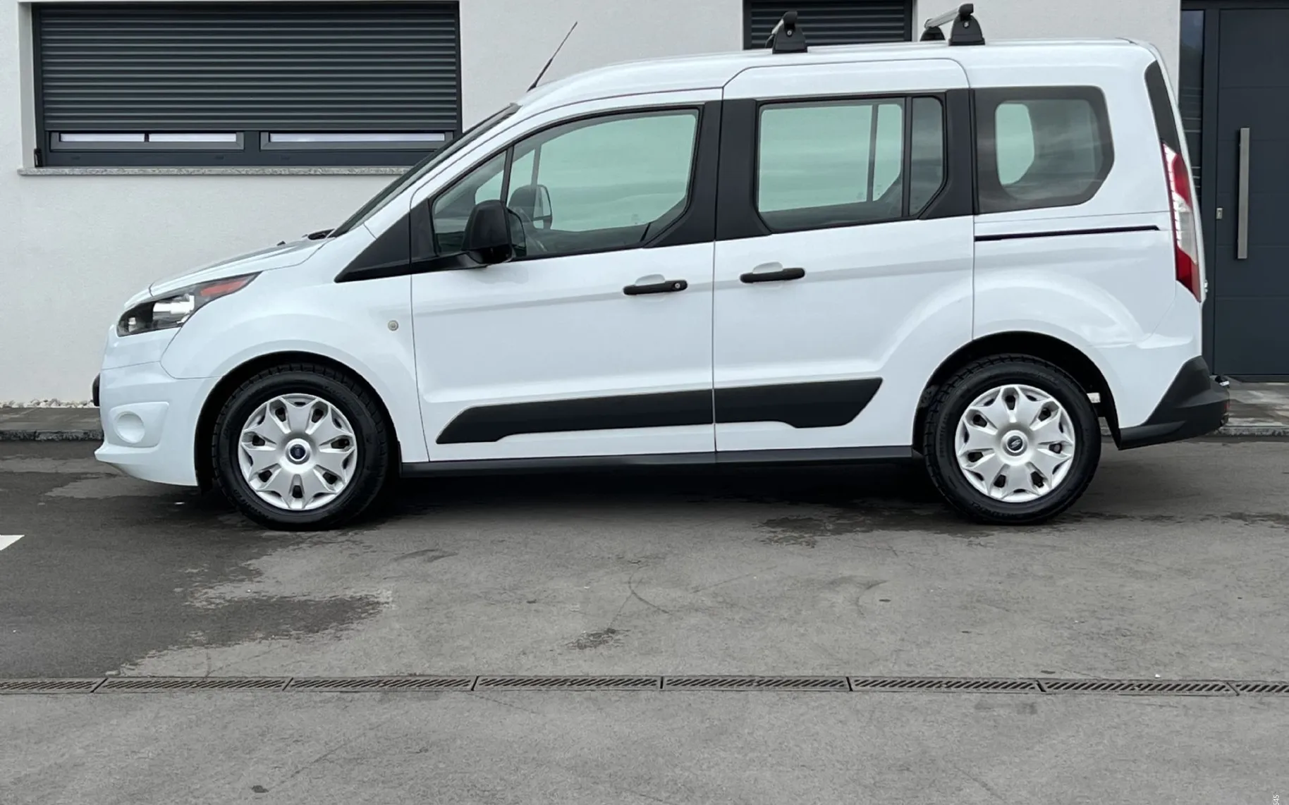 Zunanja slika - Ford Tourneo Connect - 1.5 TDCi+R.KAMERA+PDC+KLJUKA+NOSILCI... - 5