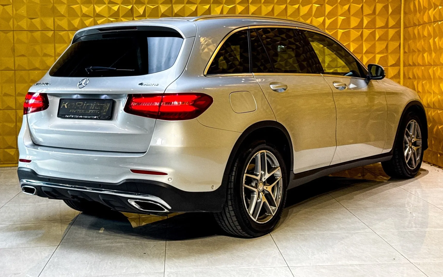 Notranja slika - Mercedes-Benz GLC-Razred - GLC220d 4MATIC AMG Line-KAMERA-GRETJE-F1... - 11